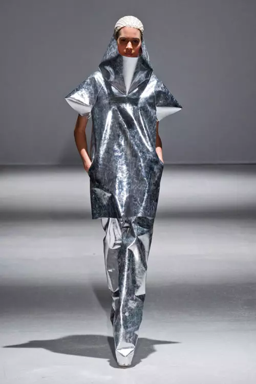 Gareth Pugh toamna iarna 2014-2015 (14)