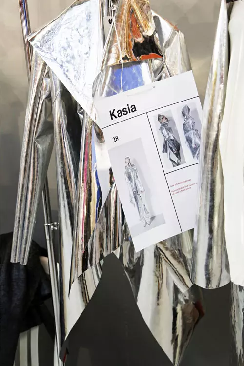 Gareth Pugh toamna iarna 2014-2015 backstage (5)