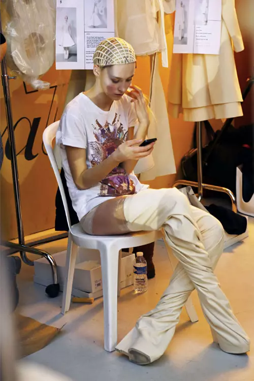 Gareth Pugh toamna iarna 2014-2015 backstage (9)