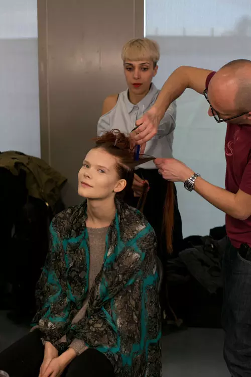 Iris van Herpen toamna iarna 2014-2015 backstage (1)