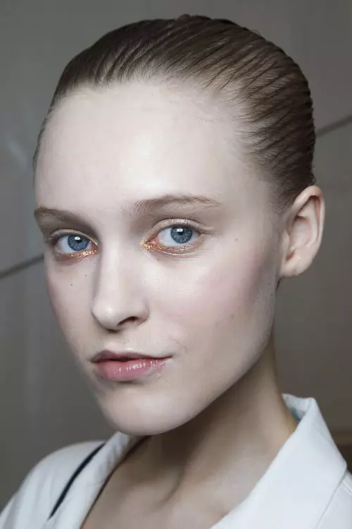 Issey Miyake toamna iarna 2014-2015 backstage (10)