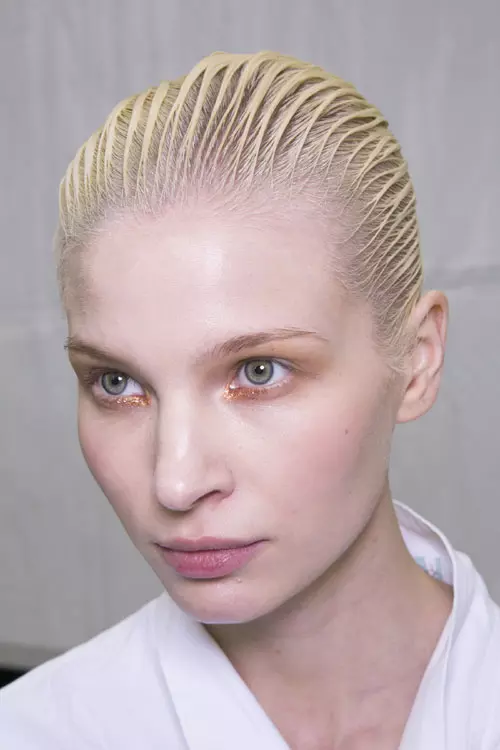 Issey Miyake toamna iarna 2014-2015 backstage (12)