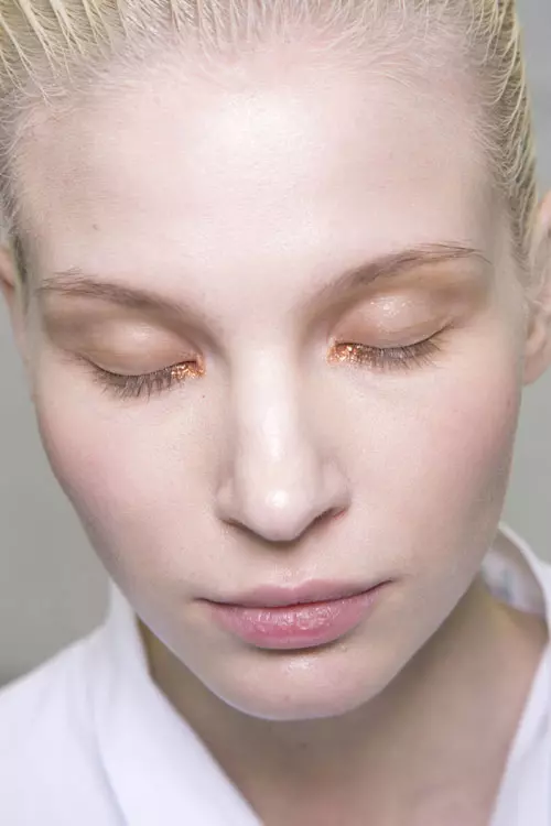 Issey Miyake toamna iarna 2014-2015 backstage (13)