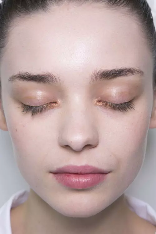 Issey Miyake toamna iarna 2014-2015 backstage (15)