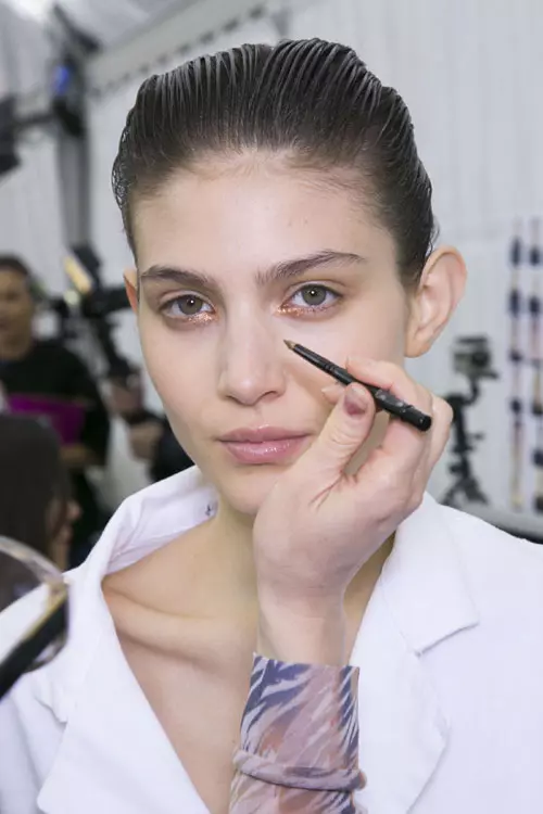 Issey Miyake toamna iarna 2014-2015 backstage (20)