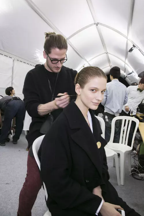 Issey Miyake toamna iarna 2014-2015 backstage (27)