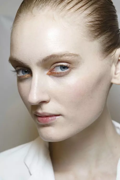 Issey Miyake toamna iarna 2014-2015 backstage (35)