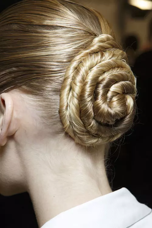 Issey Miyake toamna iarna 2014-2015 backstage (36)