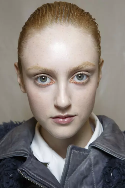 Issey Miyake toamna iarna 2014-2015 backstage (37)