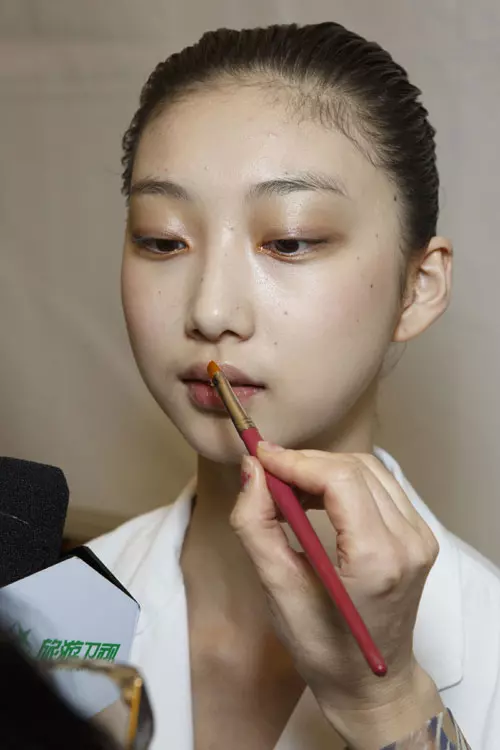 Issey Miyake toamna iarna 2014-2015 backstage (38)