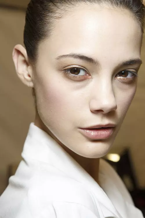 Issey Miyake toamna iarna 2014-2015 backstage (42)