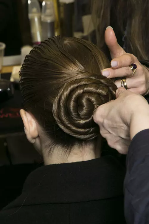 Issey Miyake toamna iarna 2014-2015 backstage (45)