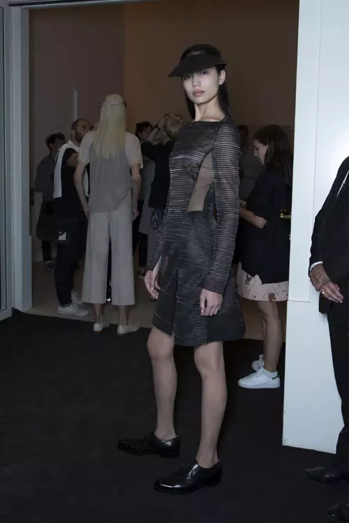 Akris primavara vara 2015 backstage (27)