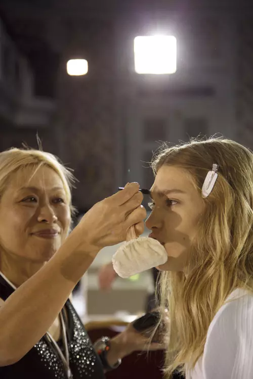 Valentin Yudashkin primavara vara 2015 backstage (5)