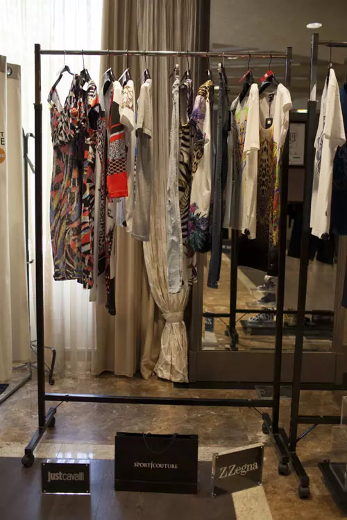Detaliu de la standul Sport Couture