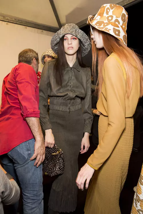 Max Mara primavara vara 2015 backstage (23)