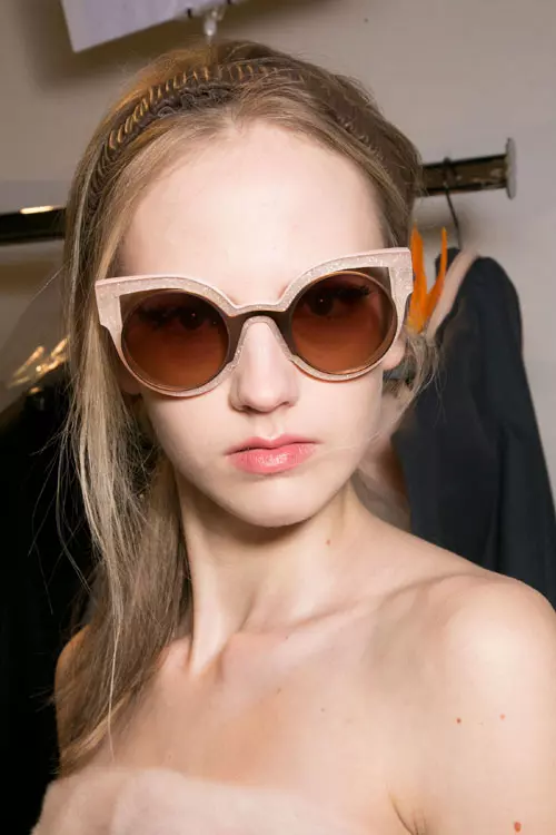 Fendi toamna iarna 2015-2016 backstage (12)