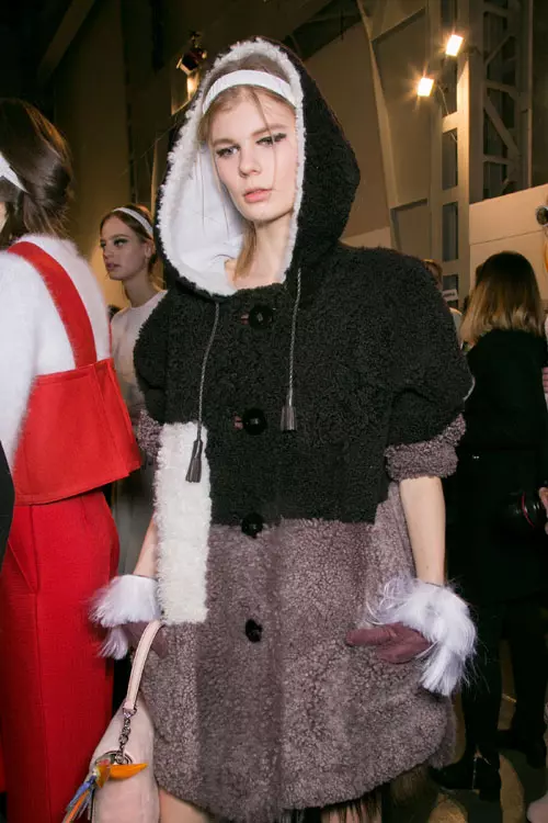 Fendi toamna iarna 2015-2016 backstage (17)