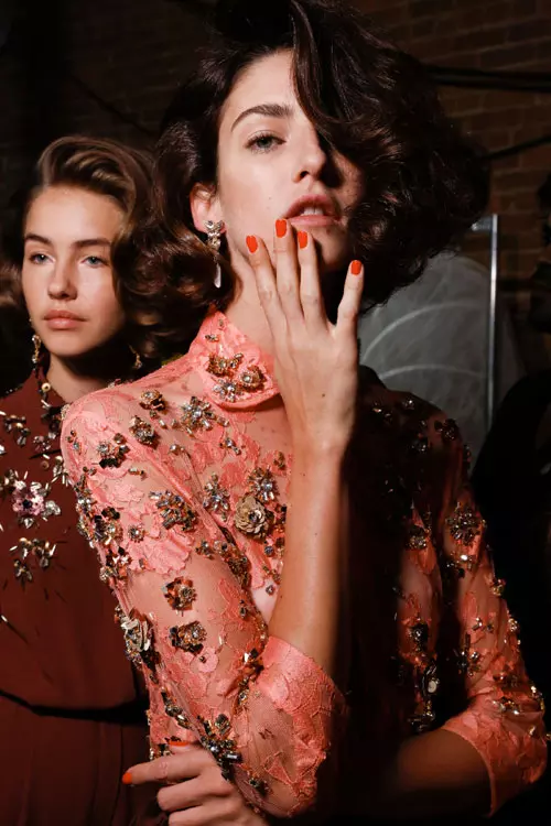 Jenny Packham primavara vara 2015 backstage (15)