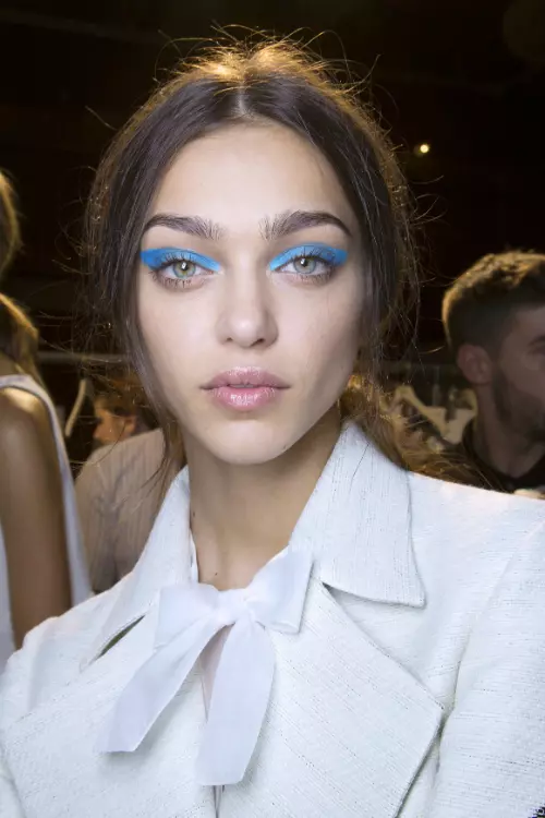 Blue twist
