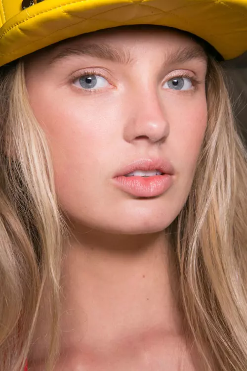 Moschino toamna iarna 2015-2016 backstage (8)