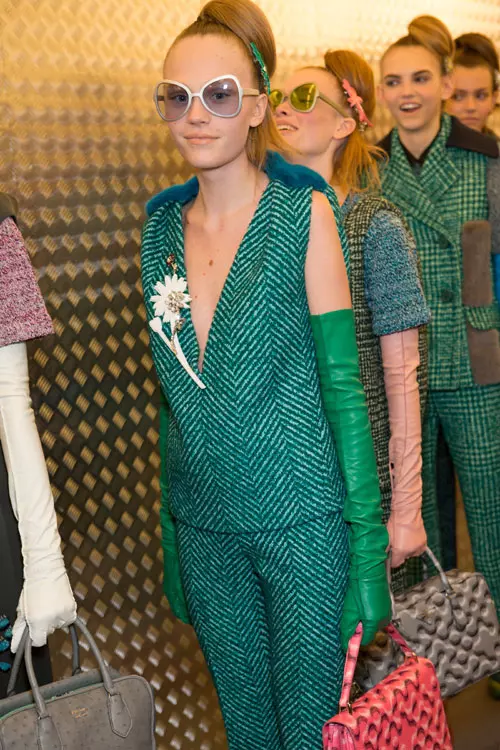 Prada toamna iarna 2015-2016 backstage (1)