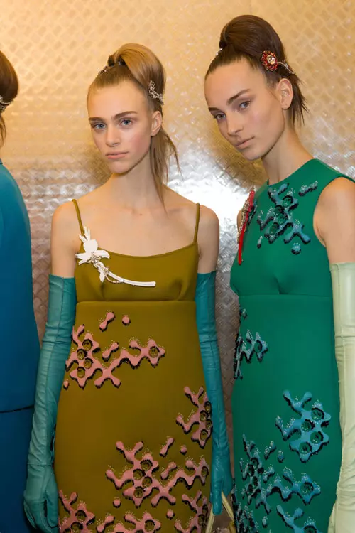 Prada toamna iarna 2015-2016 backstage (48)