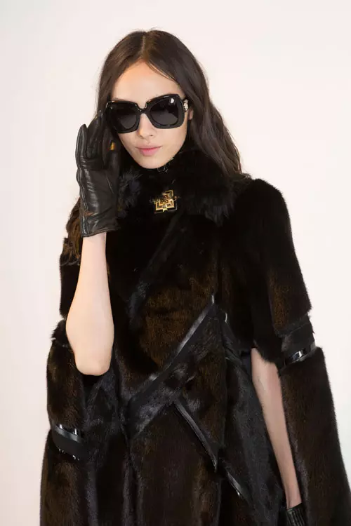 Versace toamna iarna 2015-2016 backstage (31)