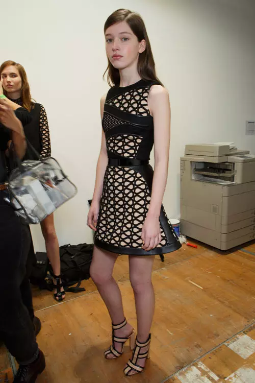 David Koma toamna iarna 2015-2016 backstage (37)