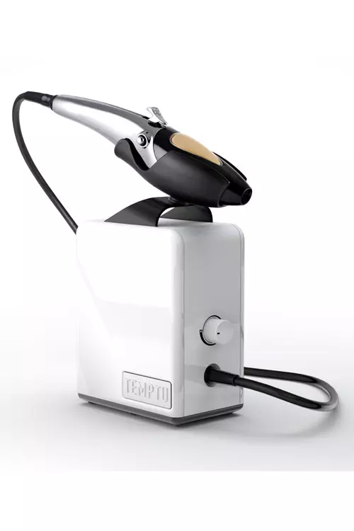 Sistem de machiaj Airbrush TEMPTU 2.0, 755 lei, disponibil in magazinele Douglas