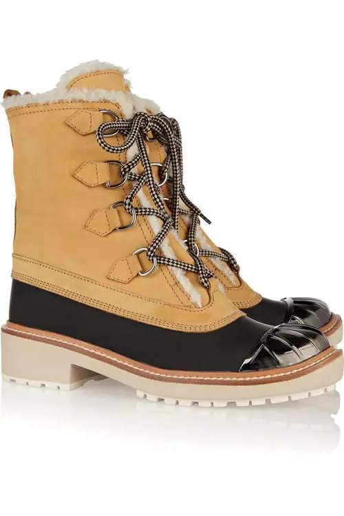 Bocanci din piele velur, blana de oaie si cauciuc, Miu Miu, 890 euro, www.net-a-porter.com