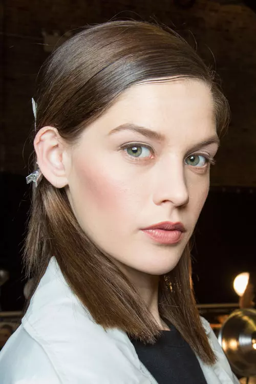 Donna Karan colectia toamna iarna 2015-2016 backstage (21)