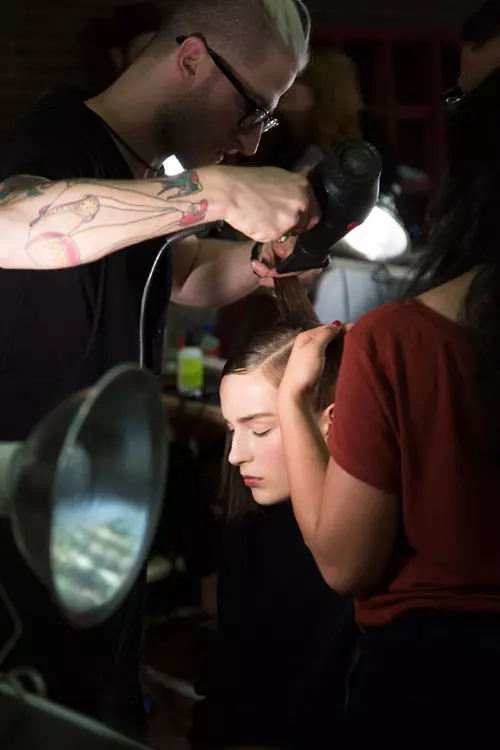 Donna Karan colectia toamna iarna 2015-2016 backstage (28)