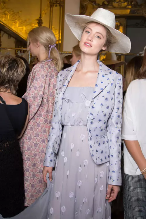 Luisa Beccaria colectia primavara vara 2016 backstage (24)