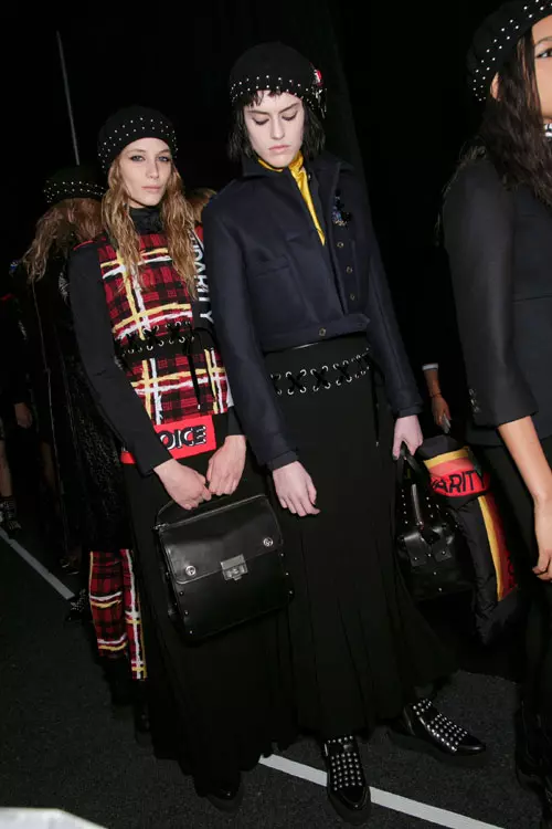 Marc Jacobs colectia toamna iarna 2015-2016 backstage (20)