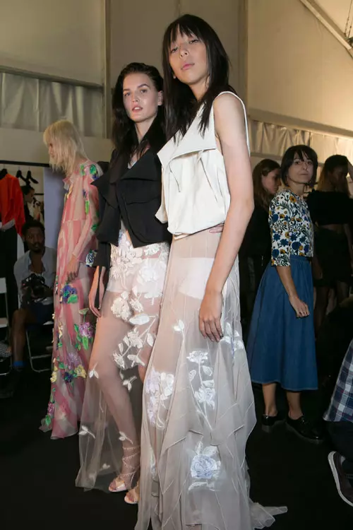 Blumarine colectia primavara vara 2016 backstage (15)