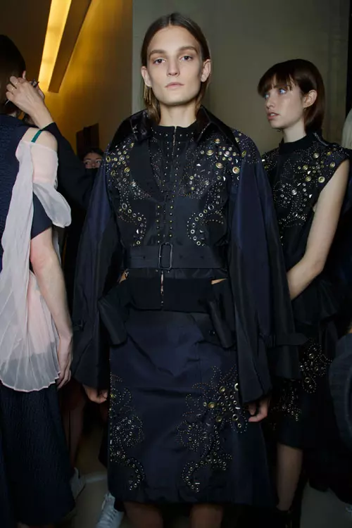 Sacai colectia primavara vara 2016 backstage (23)