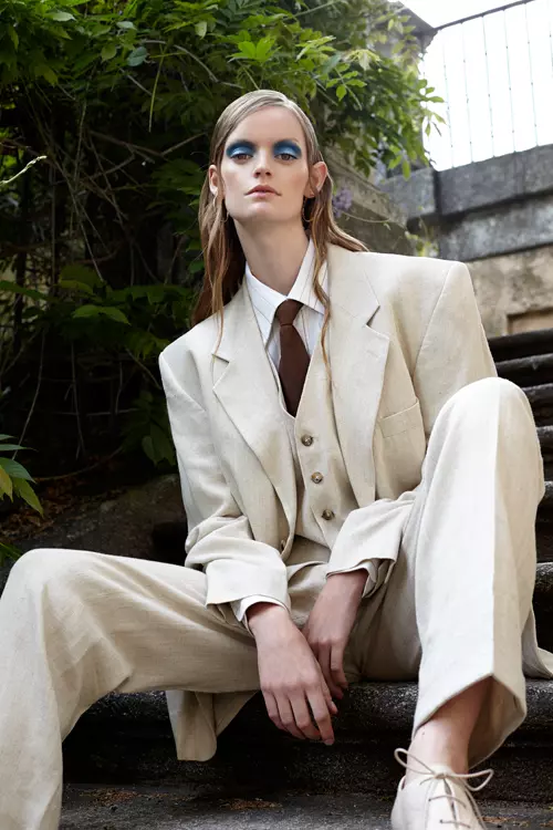 Costum vintage Yves Saint Laurent, camasa Christian Dior, cravata vintage Ermenegildo Zegna, inele Jennifer Fisher, pantofi Vs.Maria.