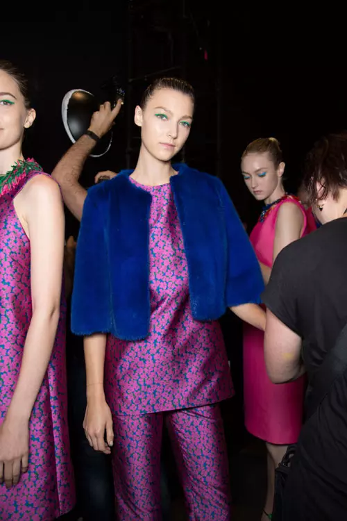 Monique Lhuillier colectia primavara vara 2016 backstage (15)