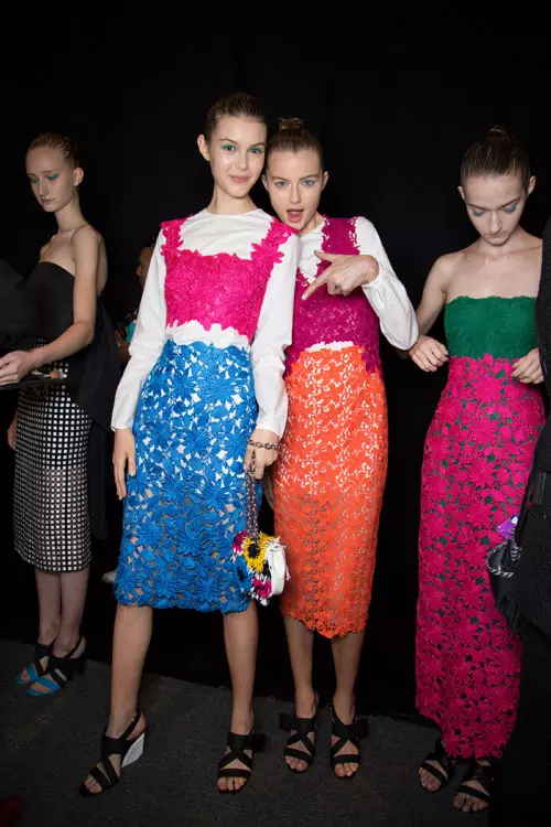Monique Lhuillier colectia primavara vara 2016 backstage (28)