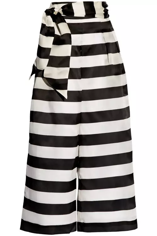 Pantaloni din matase, Paper London, 281 euro, www.net-a-porter.com
