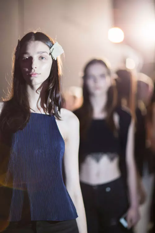 Tadashi Shoji colectia primavara vara 2016 backstage (15)