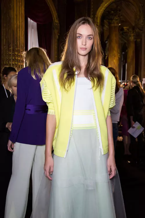 Valentin Yudashkin colectia primavara vara 2016 backstage (26)
