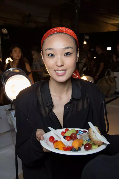 Reem Acra colectia primavara vara 2016 backstage (14)