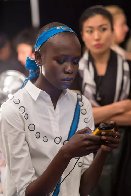 Reem Acra colectia primavara vara 2016 backstage (8)