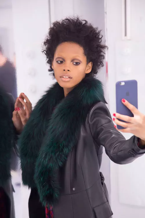 Diane Von Furstenberg colectia toamna iarna 2016-2017 backstage (33)
