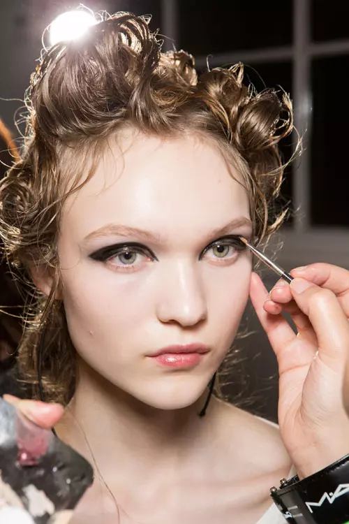 Simone Rocha colectia toamna iarna 2016-2017 backstage (3)