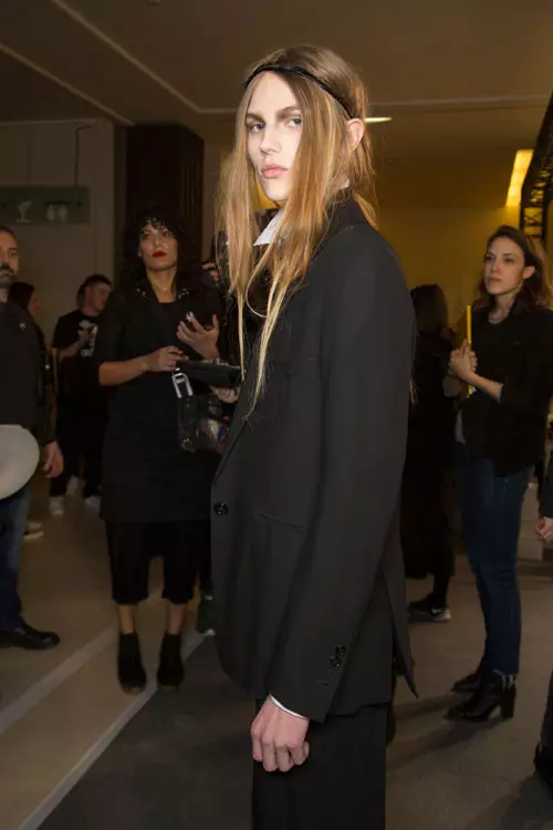 Ann Demeulemeester colectia toamna iarna 2016-2017 backstage (2)