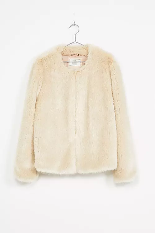 Haina din blana, Bershka, 199.90 lei