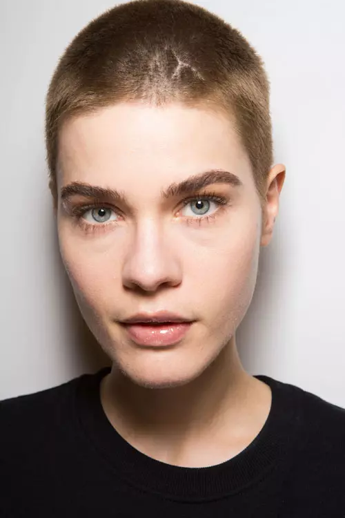 Iris van Herpen colectia toamna iarna 2016-2017 backstage (1)